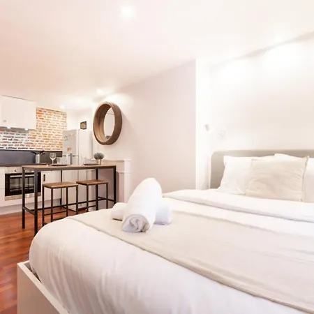 Old - Ideally Located ! * Lille