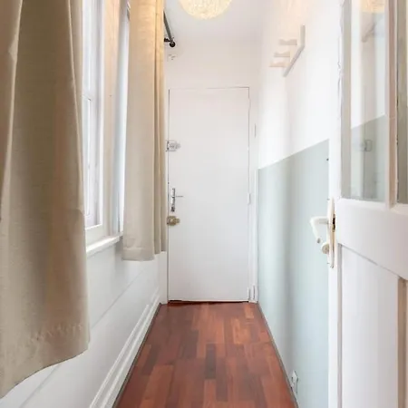 Old - Ideally Located ! *