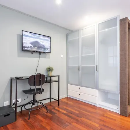 Old - Ideally Located ! * Lille