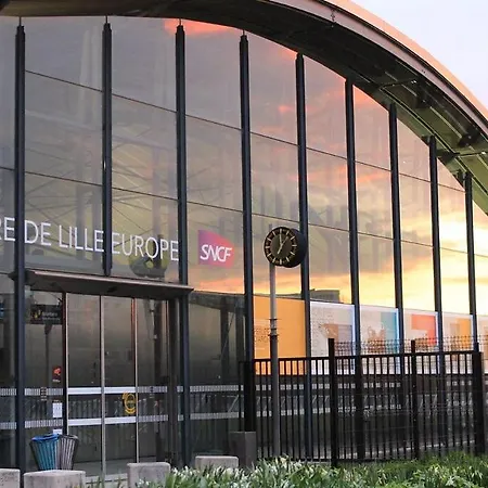 Apartment Old - Ideally Located ! *