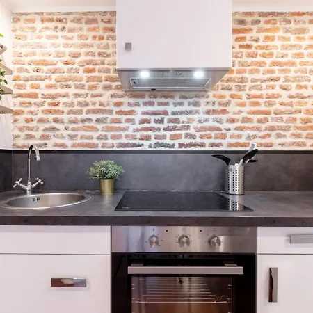 Old - Ideally Located ! Lille
