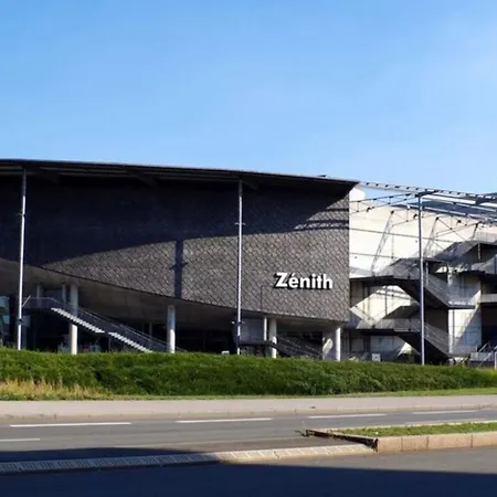 Old - Ideally Located ! Lille