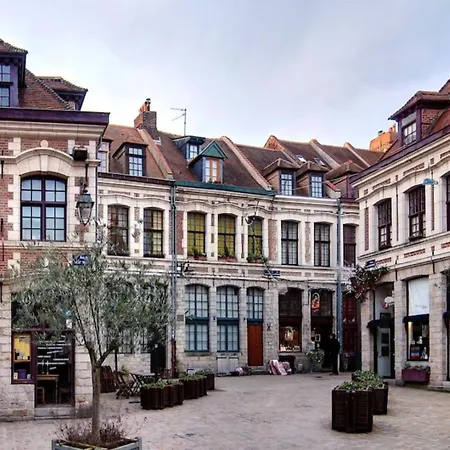 Old - Ideally Located ! * Lille